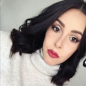 Meet your Posher, Alexys